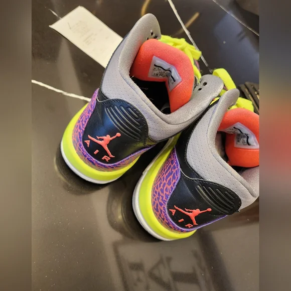 Authentic Jordan - Picture 6 of 8